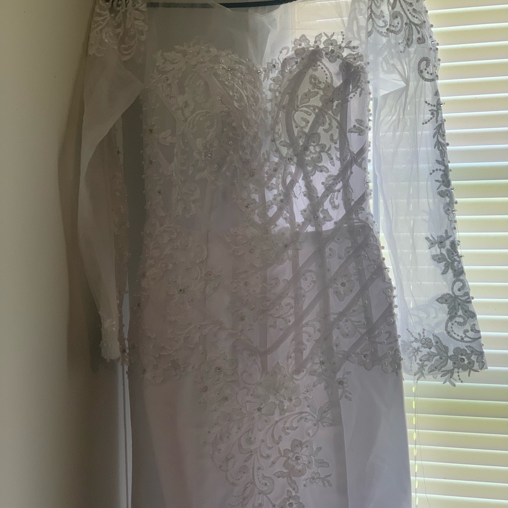 Elegant White Lace Wedding Dress